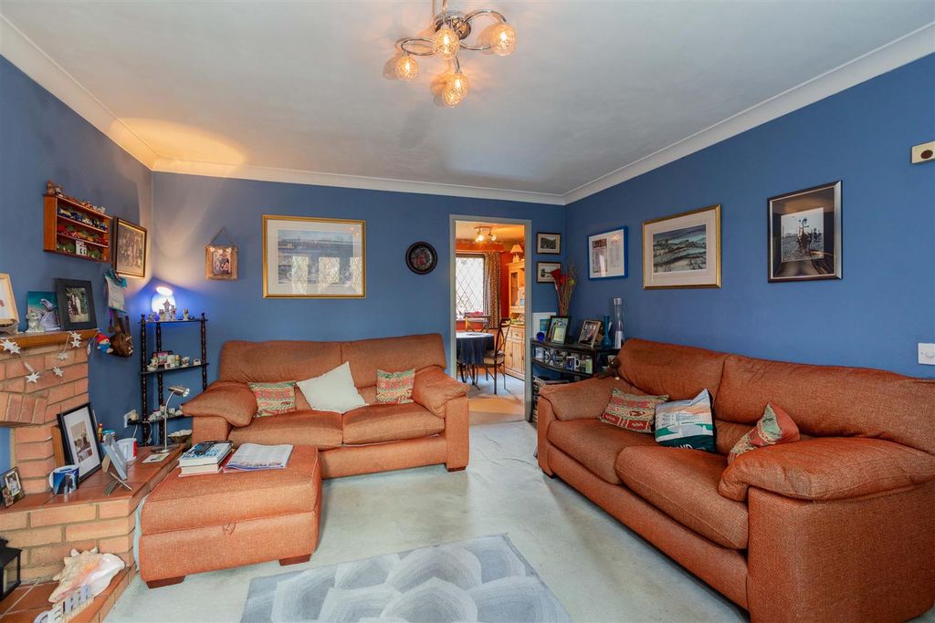 Property photo 2 of 17 41 Bader Gardens-11.Jpg