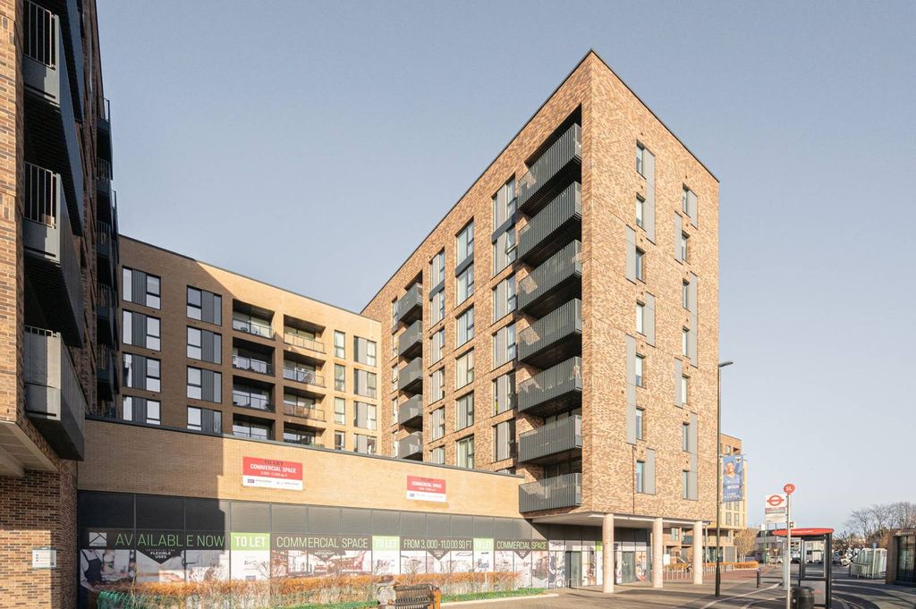 Property photo 2 of 12