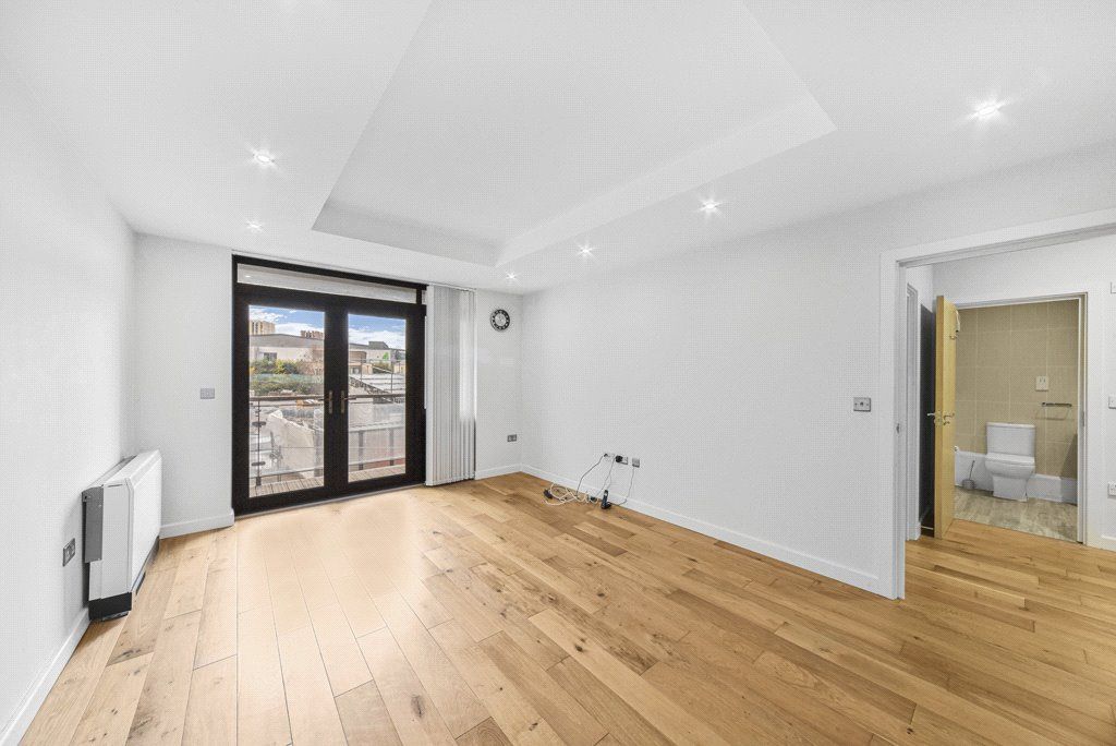 Property photo 2 of 14 Picture No. 10