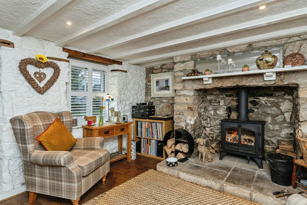 Property photo 2 of 29 Pbox-Img.Jpg