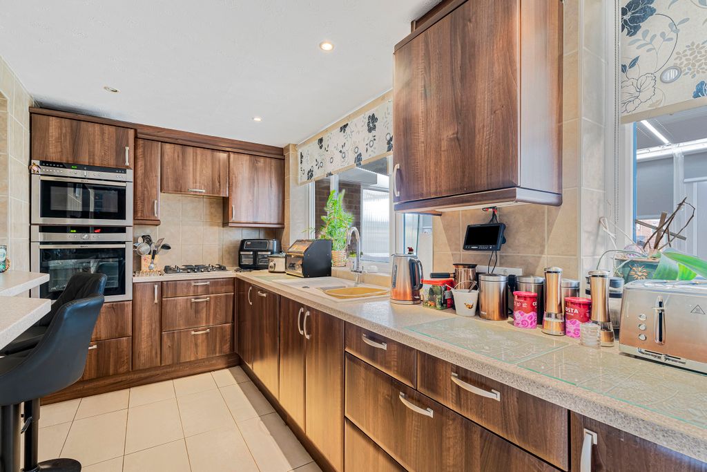 Property photo 3 of 28 29_63130