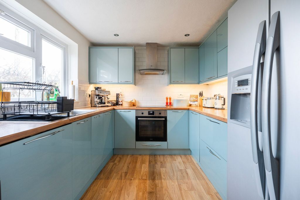 Property photo 2 of 22