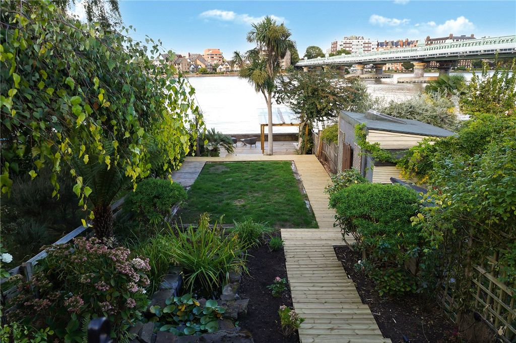 Property photo 2 of 15 Picture No. 16