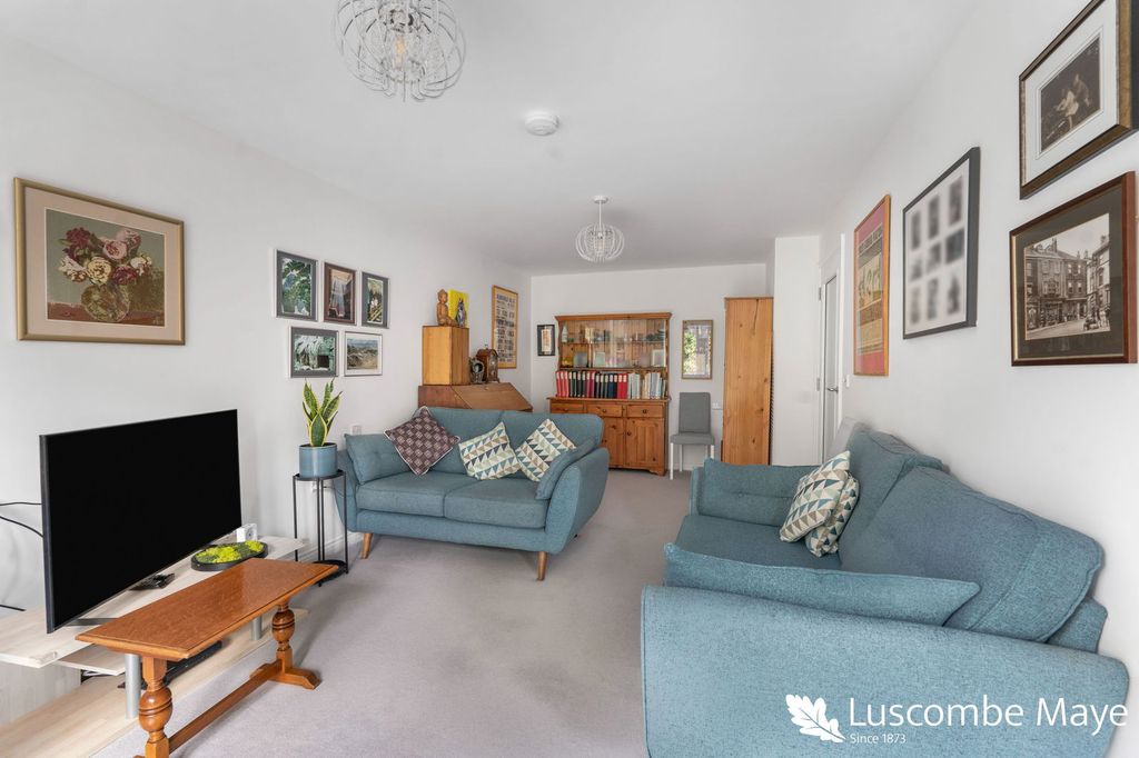 Property photo 2 of 19