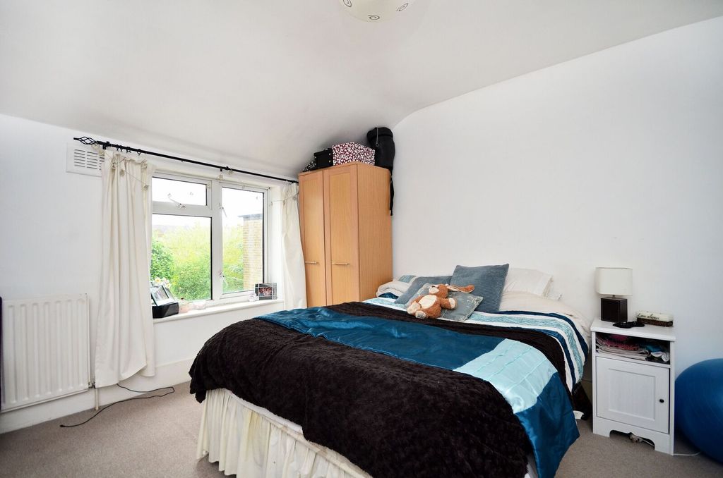 Property photo 2 of 5
