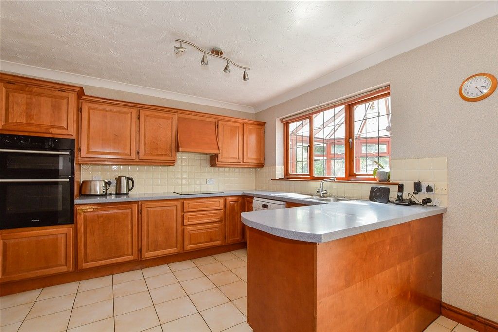 Property photo 3 of 20 Kitchen