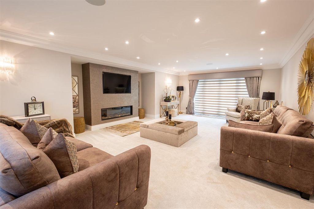 Property photo 2 of 31 Dscf0952 v2.Jpg