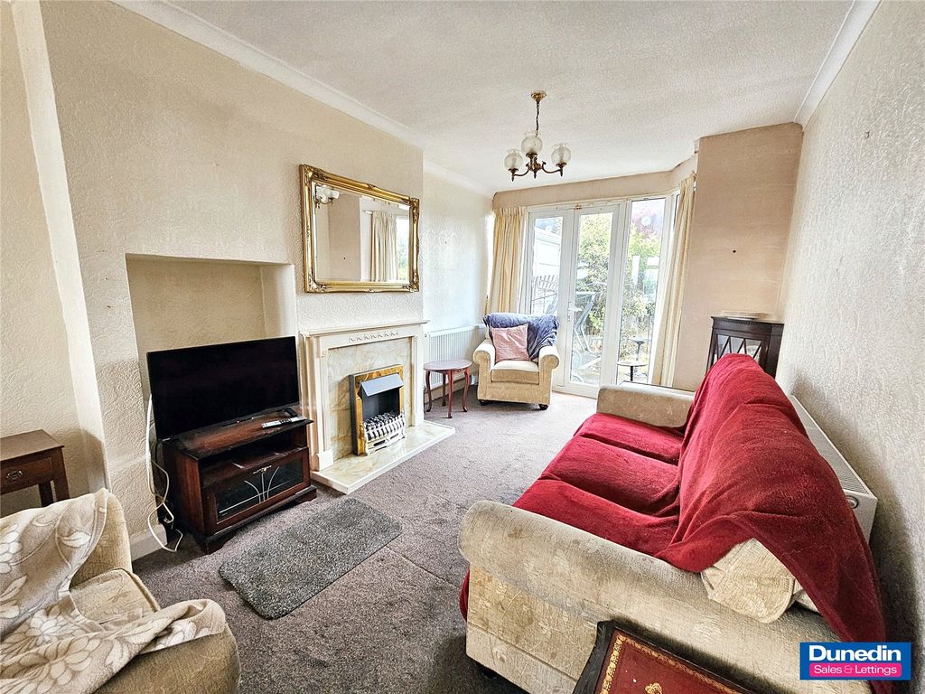 Property photo 2 of 11 Picture No. 21
