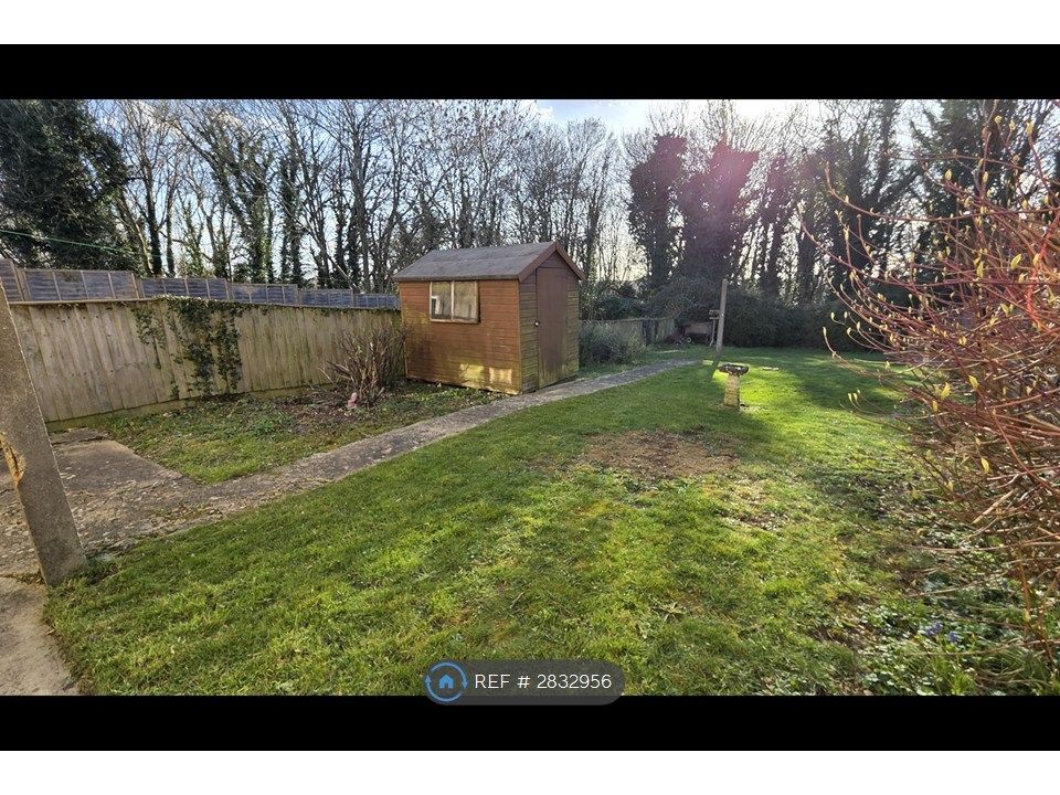 Property photo 2 of 12 Garden