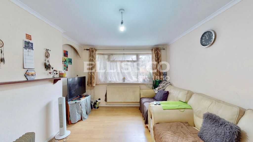 Property photo 3 of 17 Picture No. 16