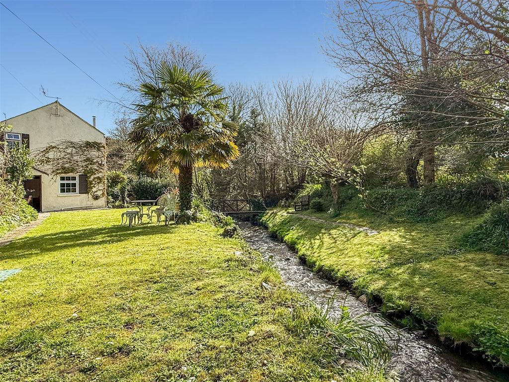 Property photo 2 of 24