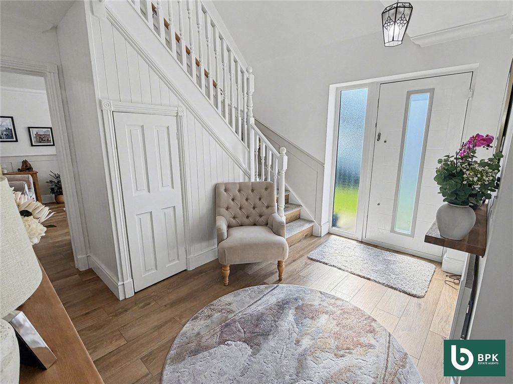Property photo 2 of 28 Picture No. 29
