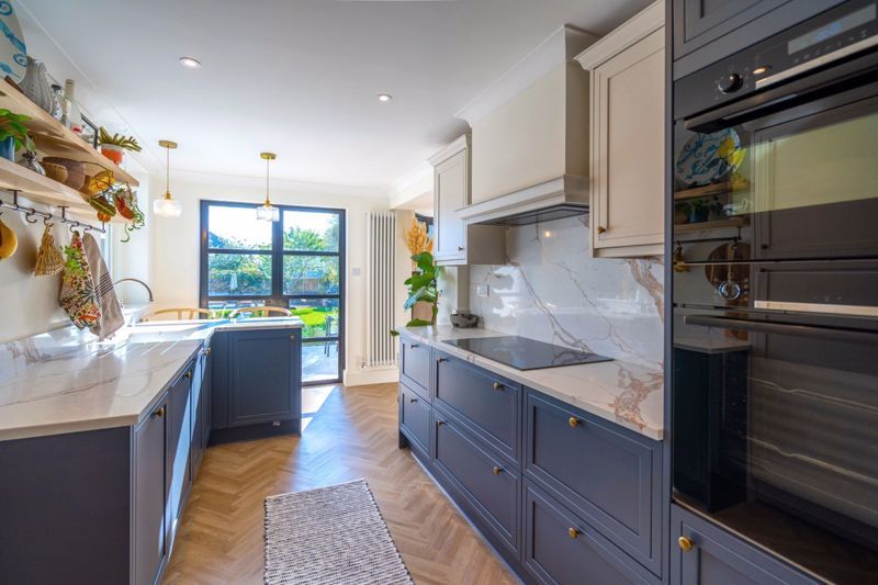 Property photo 3 of 12 Photo 11