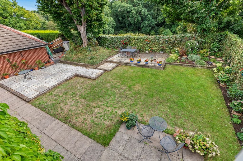 Property photo 3 of 16