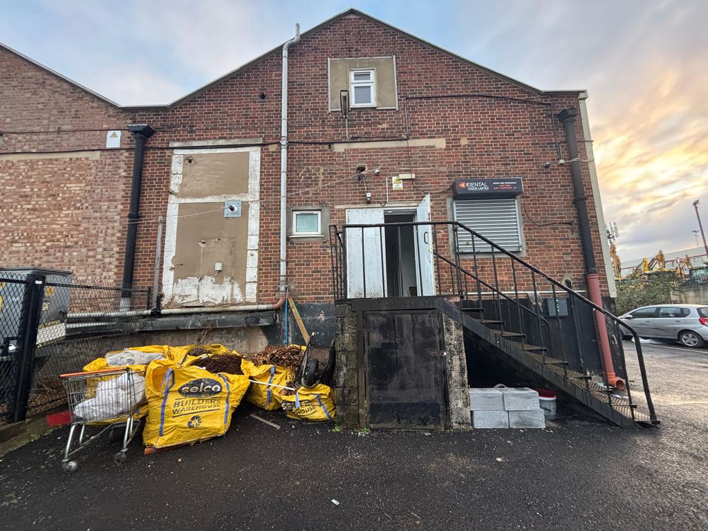 Property photo 2 of 7