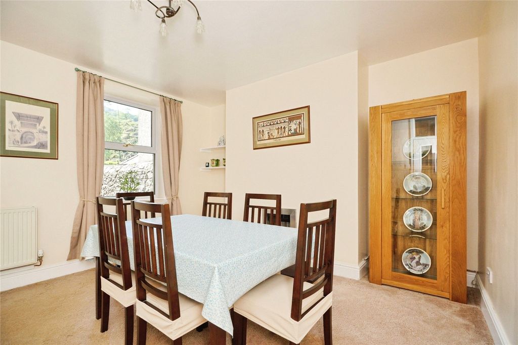 Property photo 3 of 16 Picture No. 12