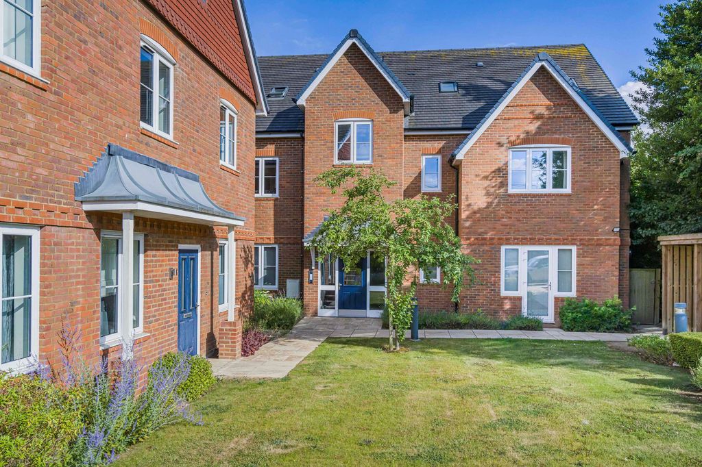 Property photo 2 of 18 Photo 11