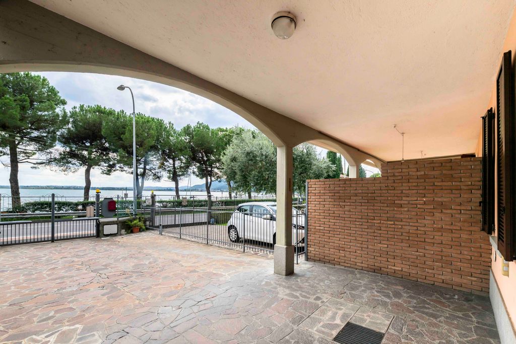 Property photo 3 of 62