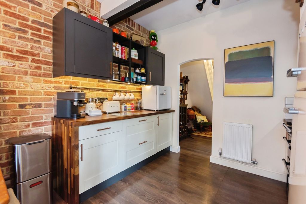 Property photo 3 of 31 Pbox-Img.Jpg