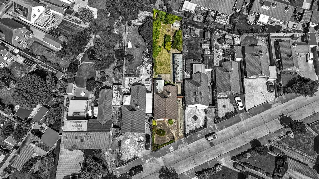 Property photo 2 of 27 Drone 16-004Bw.Jpg