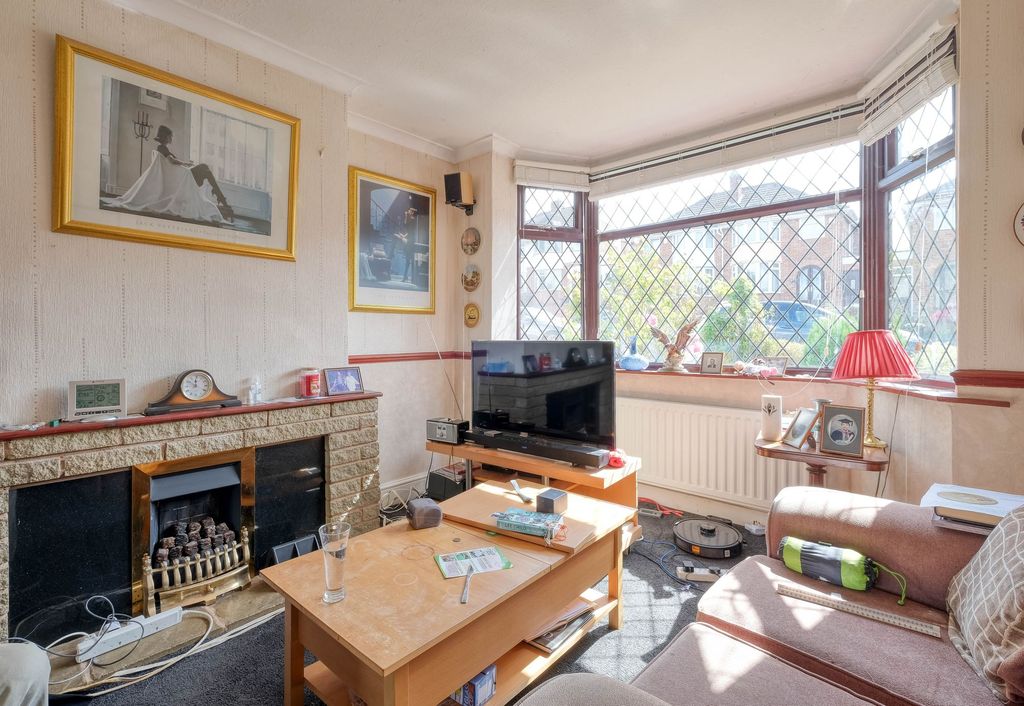 Property photo 2 of 8