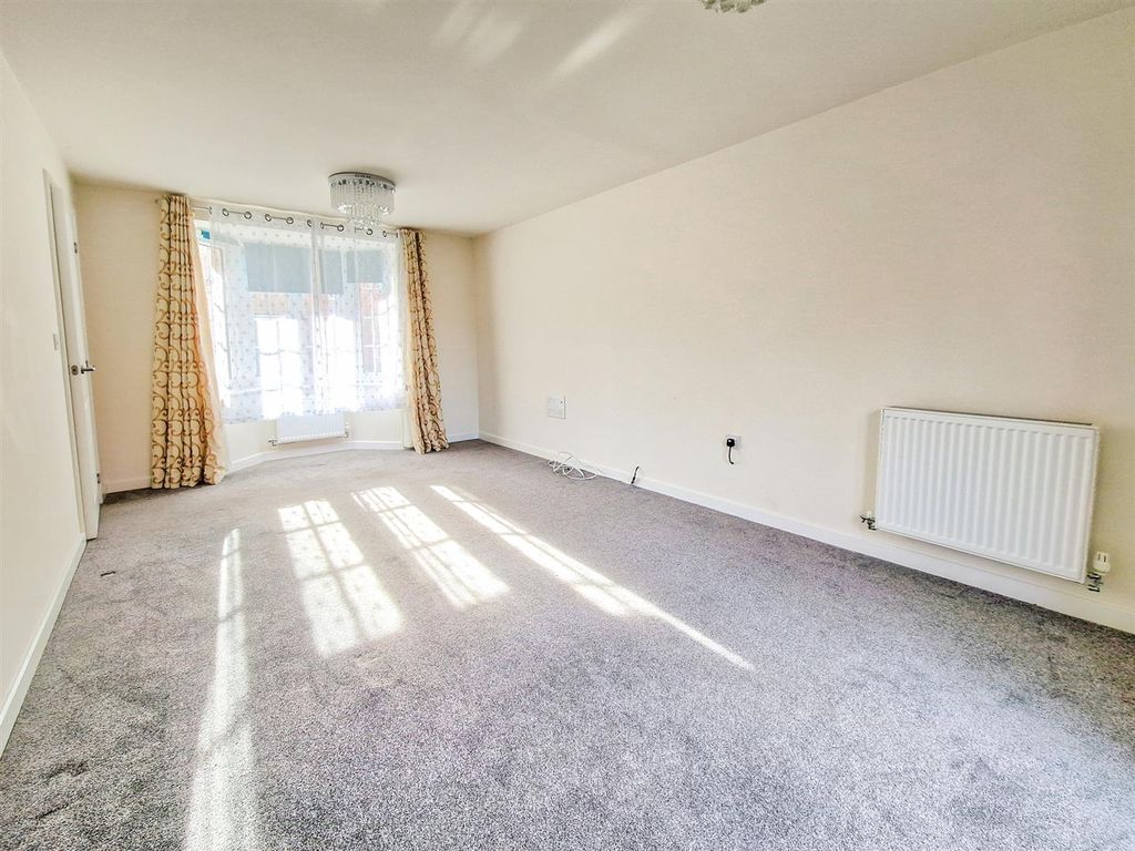 Property photo 2 of 28