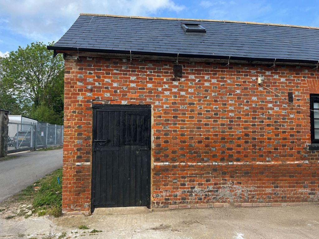Property photo 1 of 3