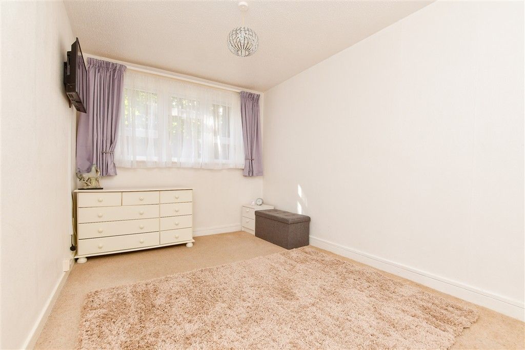 Property photo 2 of 15 Bedroom