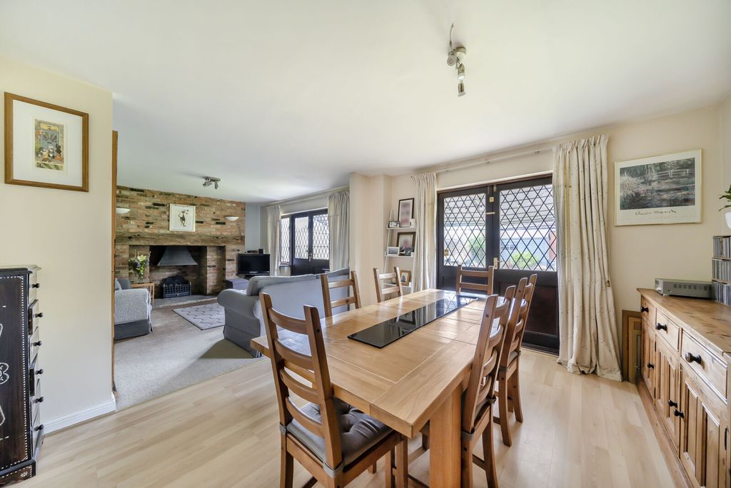 Property photo 2 of 17 10-6818c58096853-...