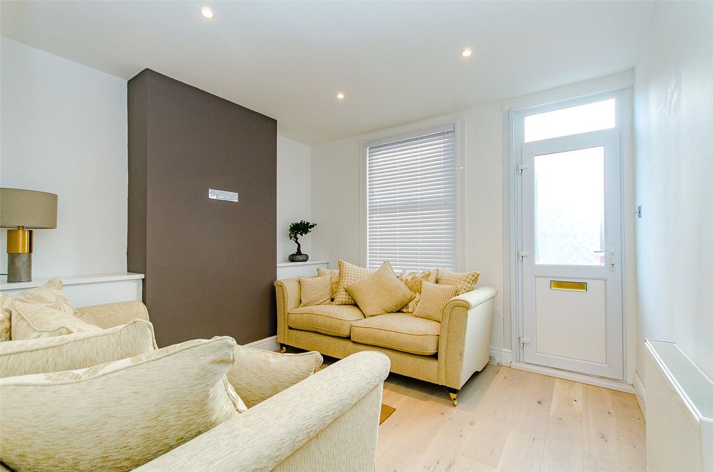 Property photo 1 of 10 Picture No. 18