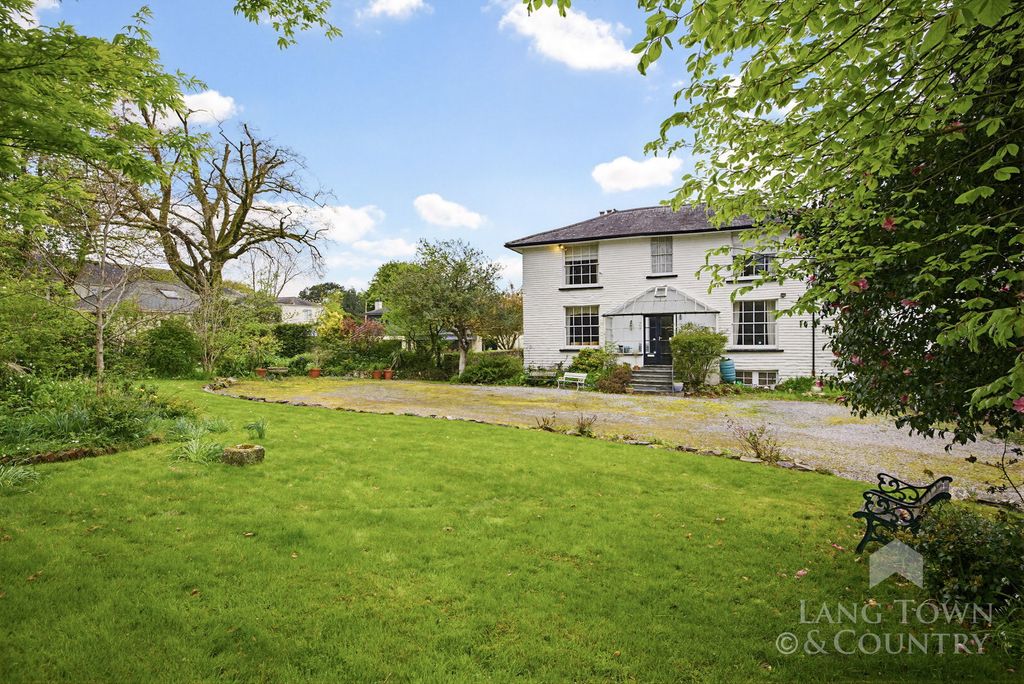 Property photo 2 of 48