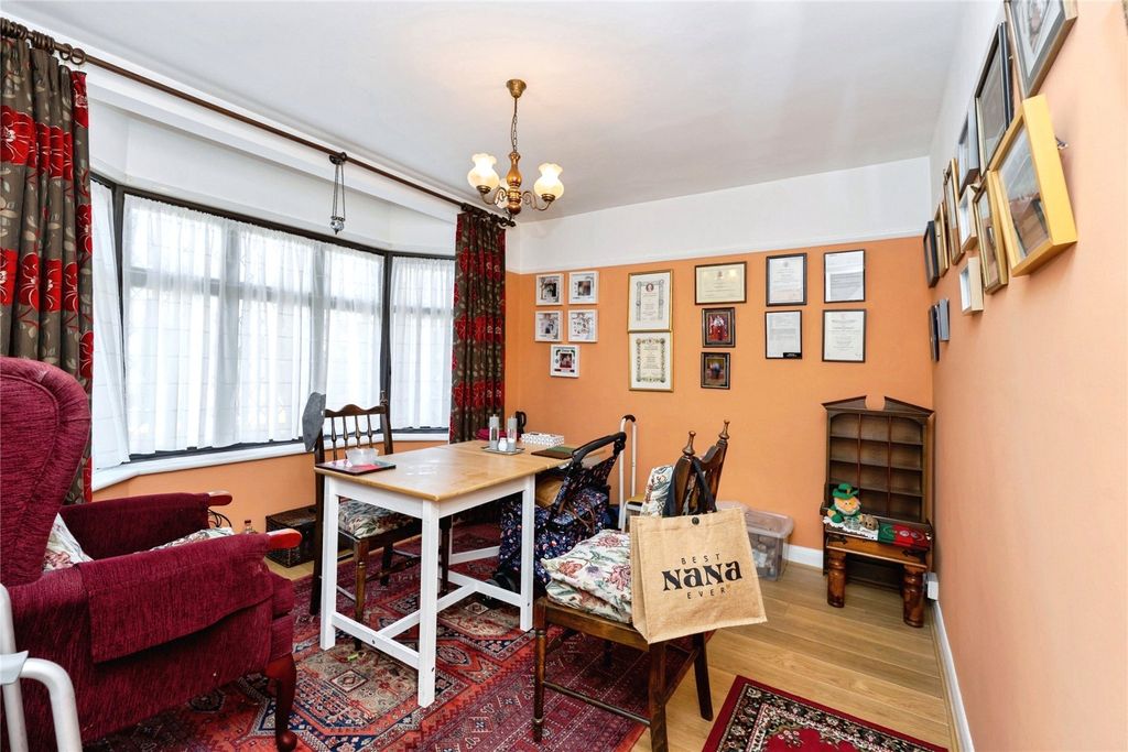 Property photo 3 of 17 Picture No. 09