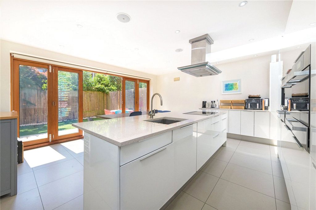 Property photo 3 of 13 Kitchen