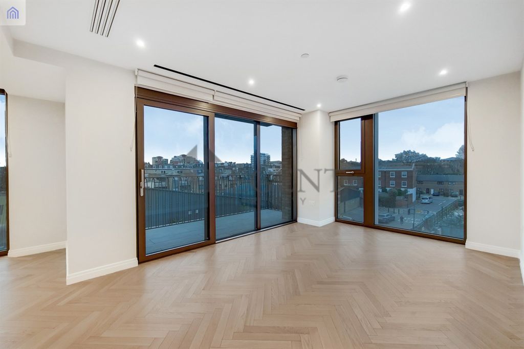 Property photo 1 of 11 Reception