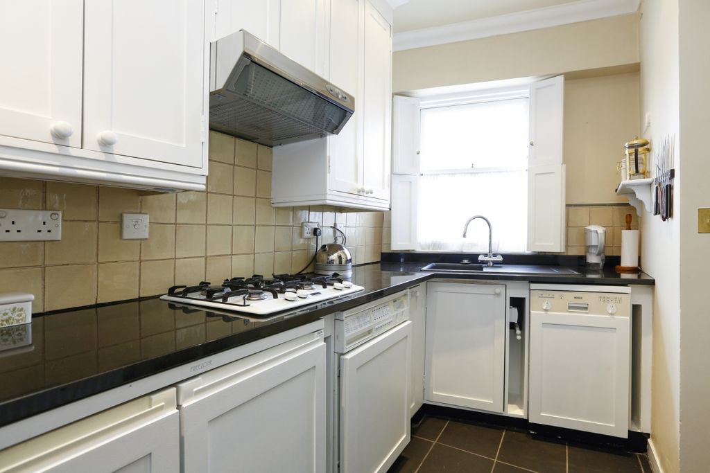 Property photo 3 of 5 Kitchen