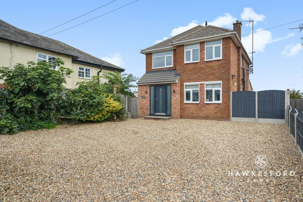 Property photo 1 of 22 The Street, Bapchild - Front