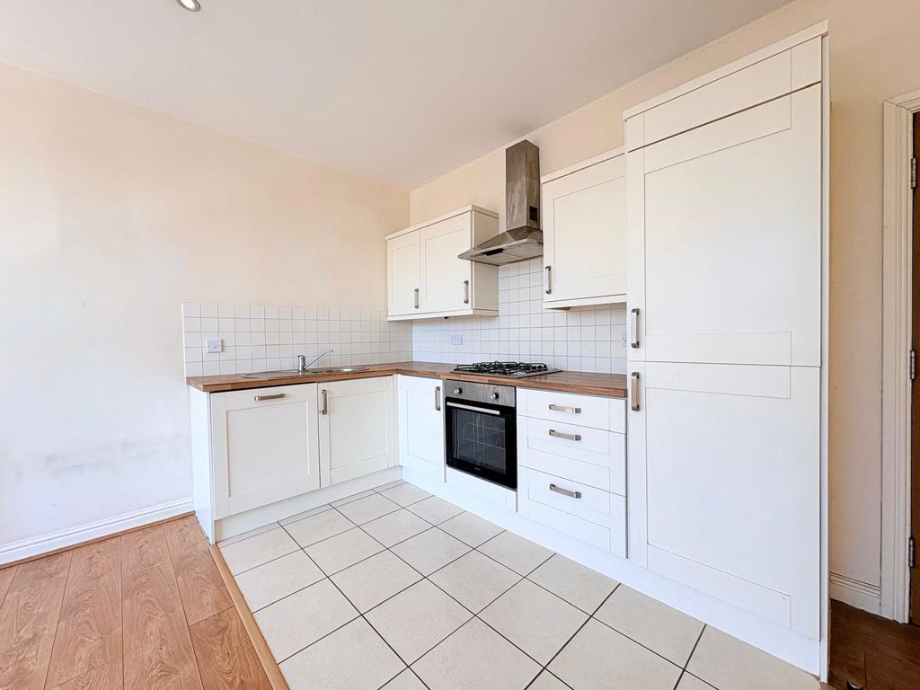 Property photo 3 of 6 Picture No. 09