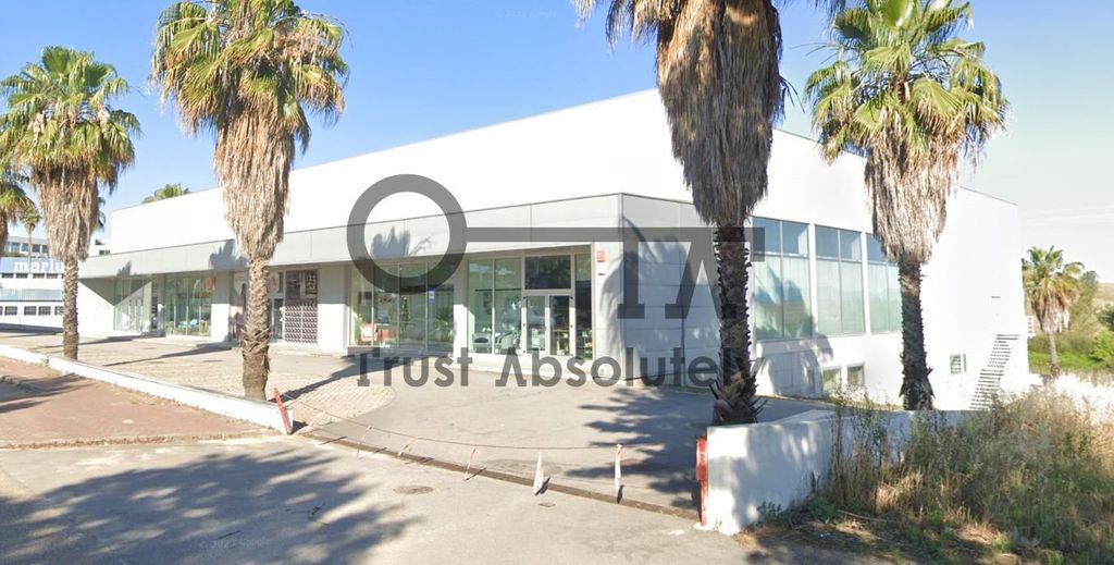 Property photo 1 of 24 Investment Opportunity: Commercial Property In Castelo Branco