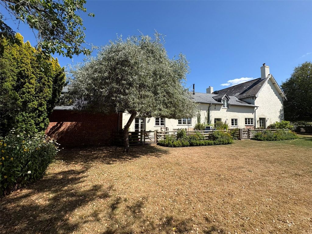 Property photo 2 of 11 Picture No. 25