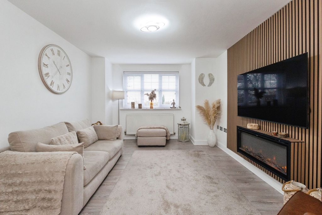 Property photo 2 of 16 Living Room