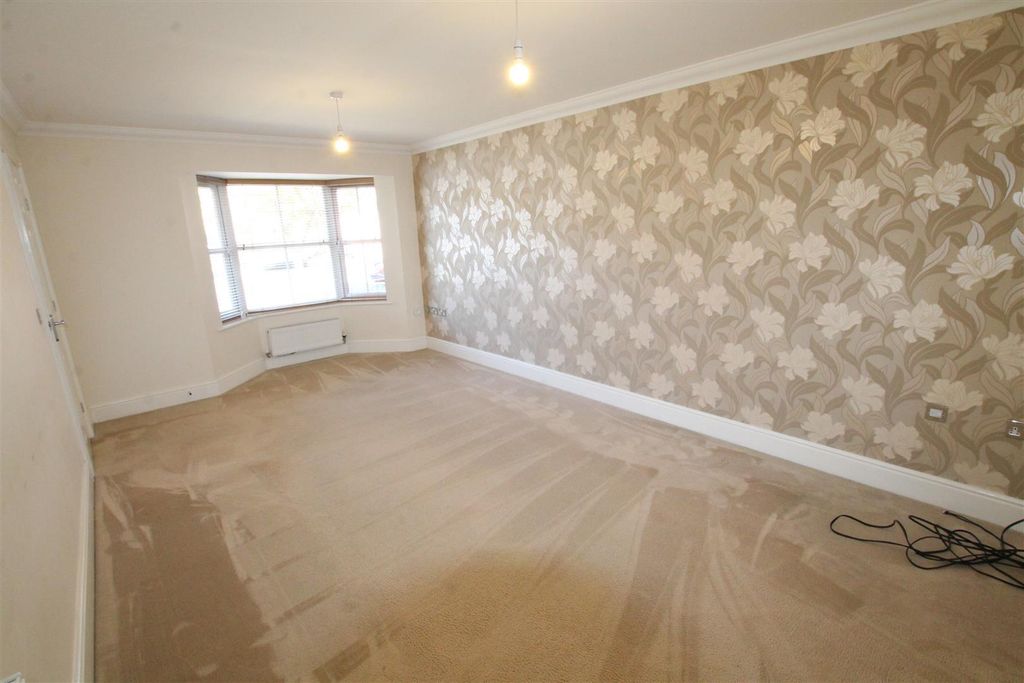 Property photo 3 of 14 2 Morton 5.Jpg