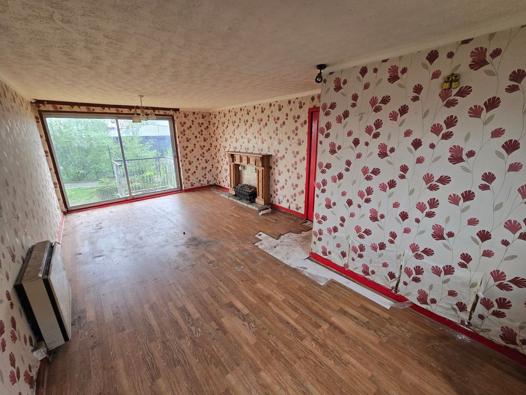 Property photo 3 of 12 3