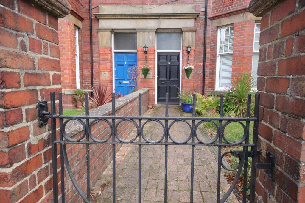 Property photo 2 of 14
