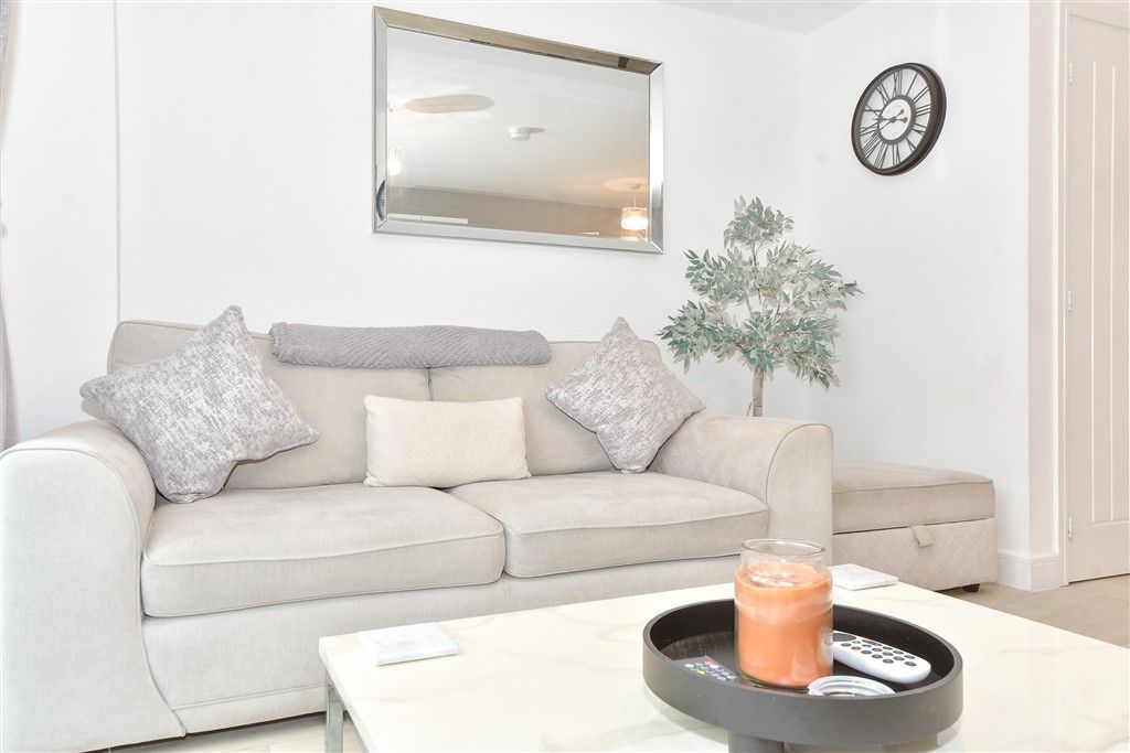 Property photo 2 of 13 Internal Lifestyle Photograph - Lounge
