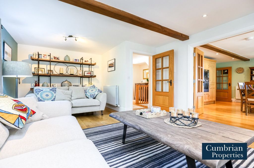 Property photo 2 of 28 Lounge