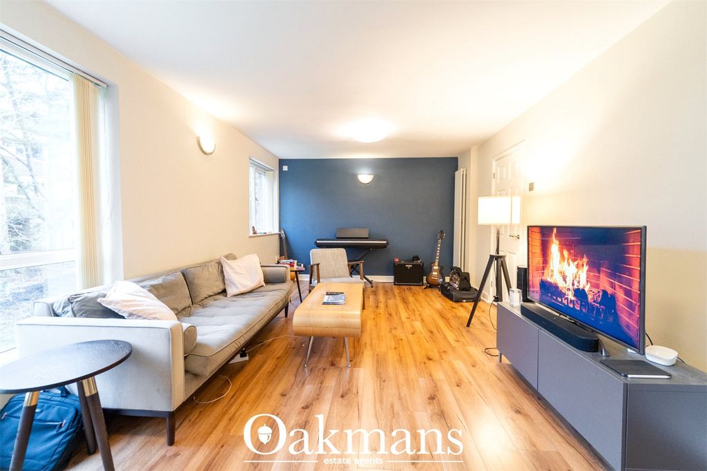 Property photo 1 of 28 Picture No. 10