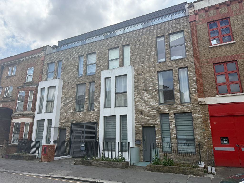 Property photo 2 of 9