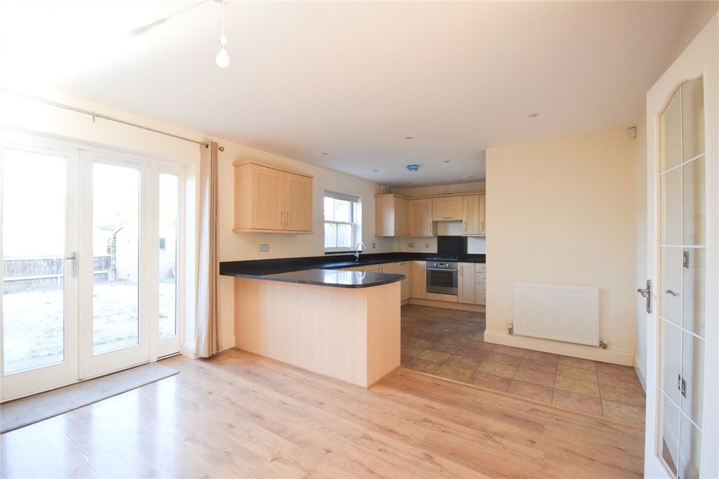 Property photo 3 of 12 Picture No. 34