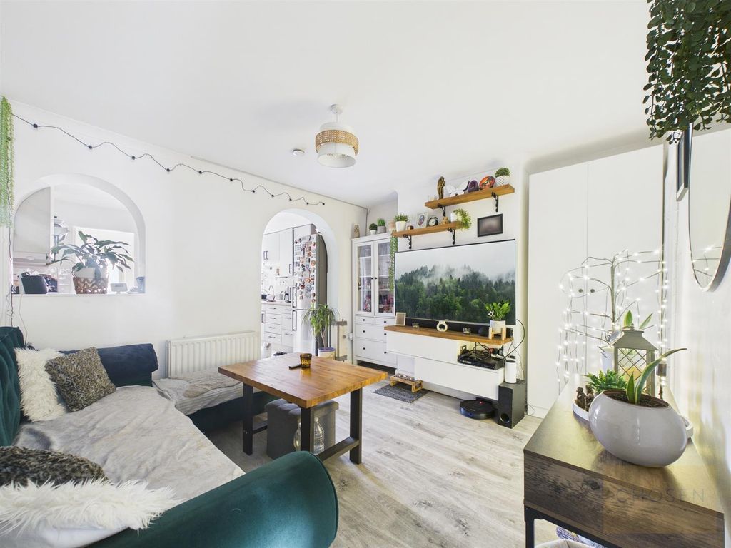 Property photo 2 of 10