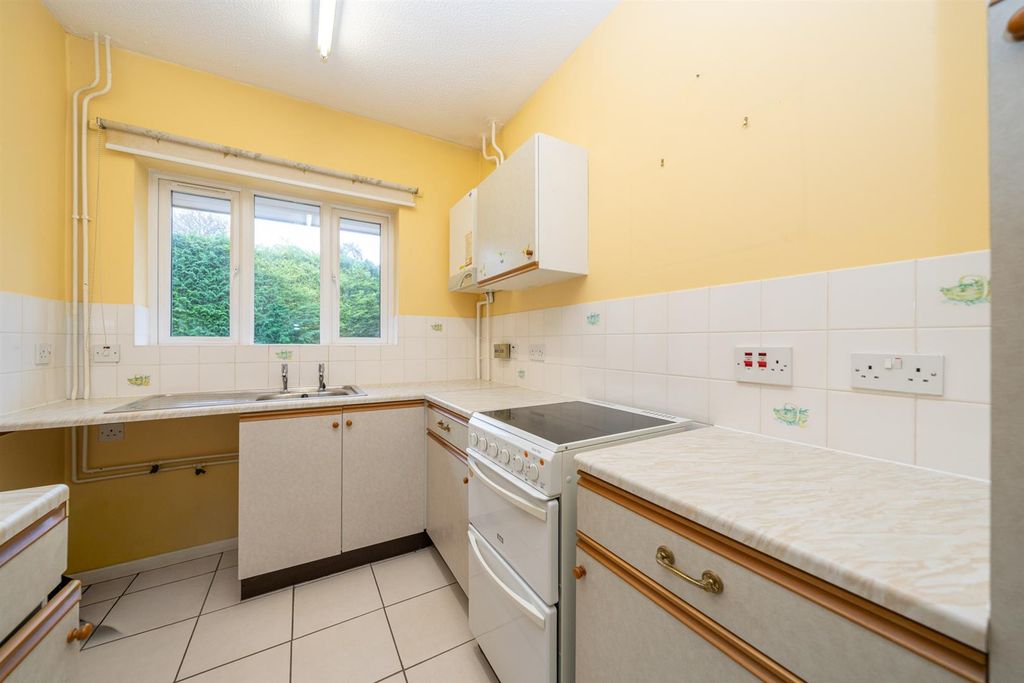 Property photo 3 of 10 27-Randalls-Ride-1012.Jpg